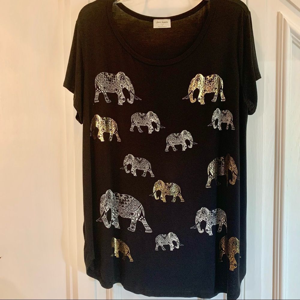 Free‎ Kisses Black Top With Elephants 1X